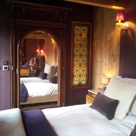 Hotel La Maison De *