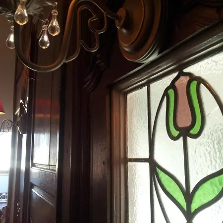 Hotel La Maison De *