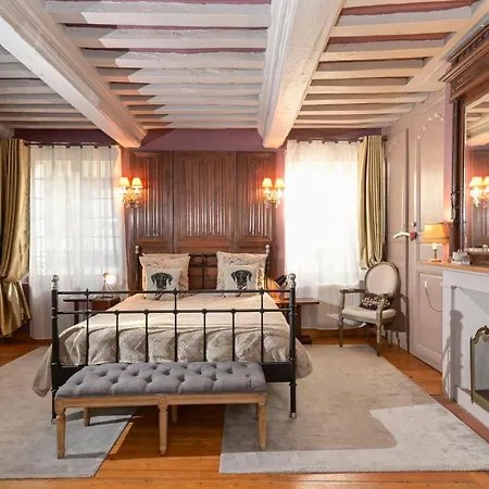 La Maison De Отель *