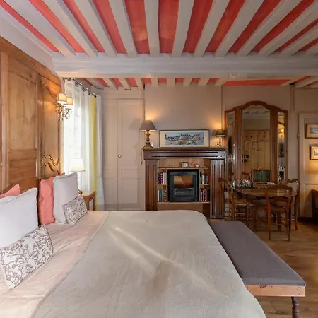 Отель La Maison De *