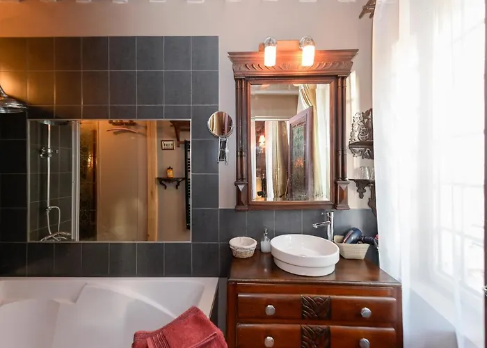 Отель La Maison De *