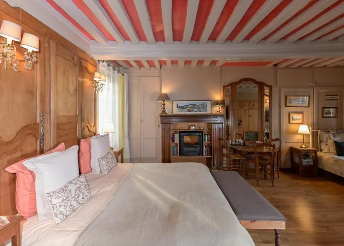 Отель La Maison De *